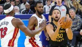 多米APP下载-包含清晨金州勇士备战NBA常规赛今夜那不勒斯备战CBA季后赛，现场解说直呼：今晚金州勇士调整名单以备亚冠的词条